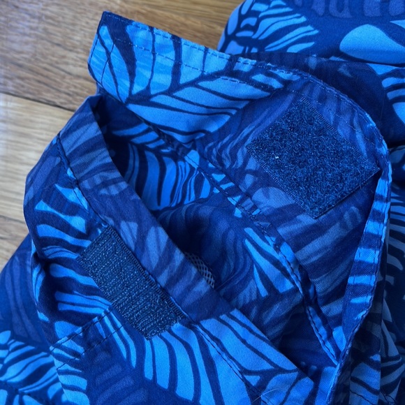 Island passport swim trunks - Picture 3 of 5